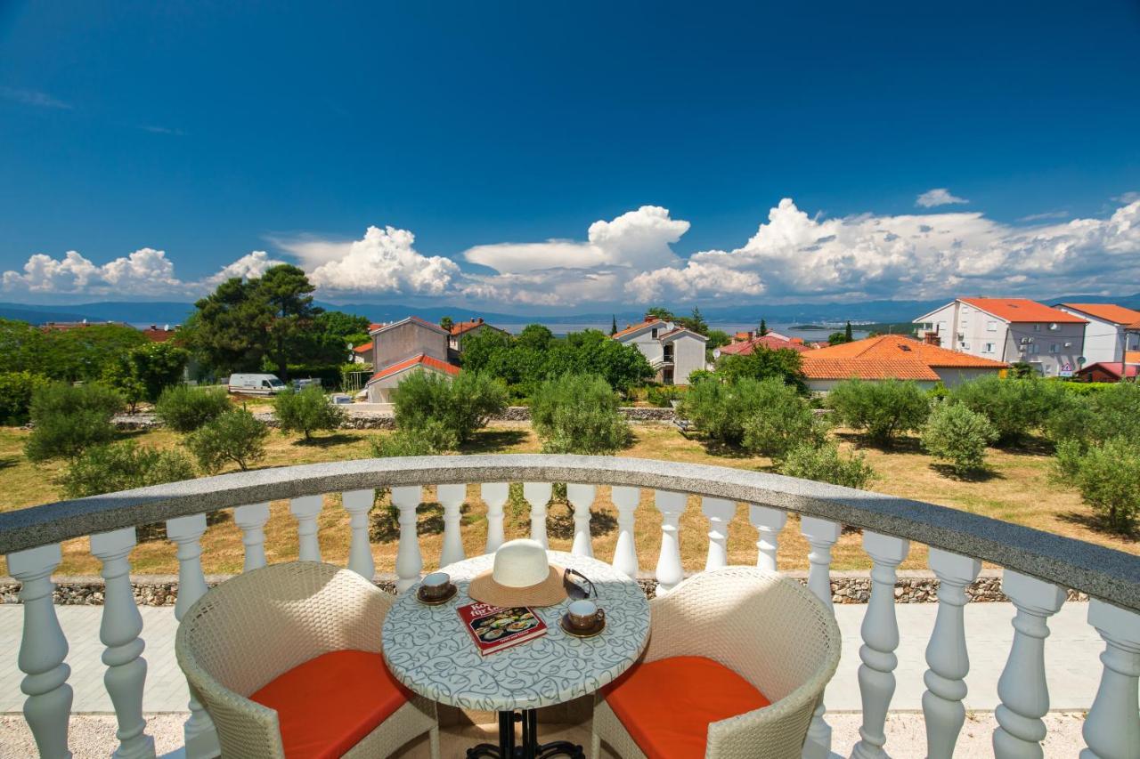 Vila Panorama By El-Pi Tours Malinska Bagian luar foto