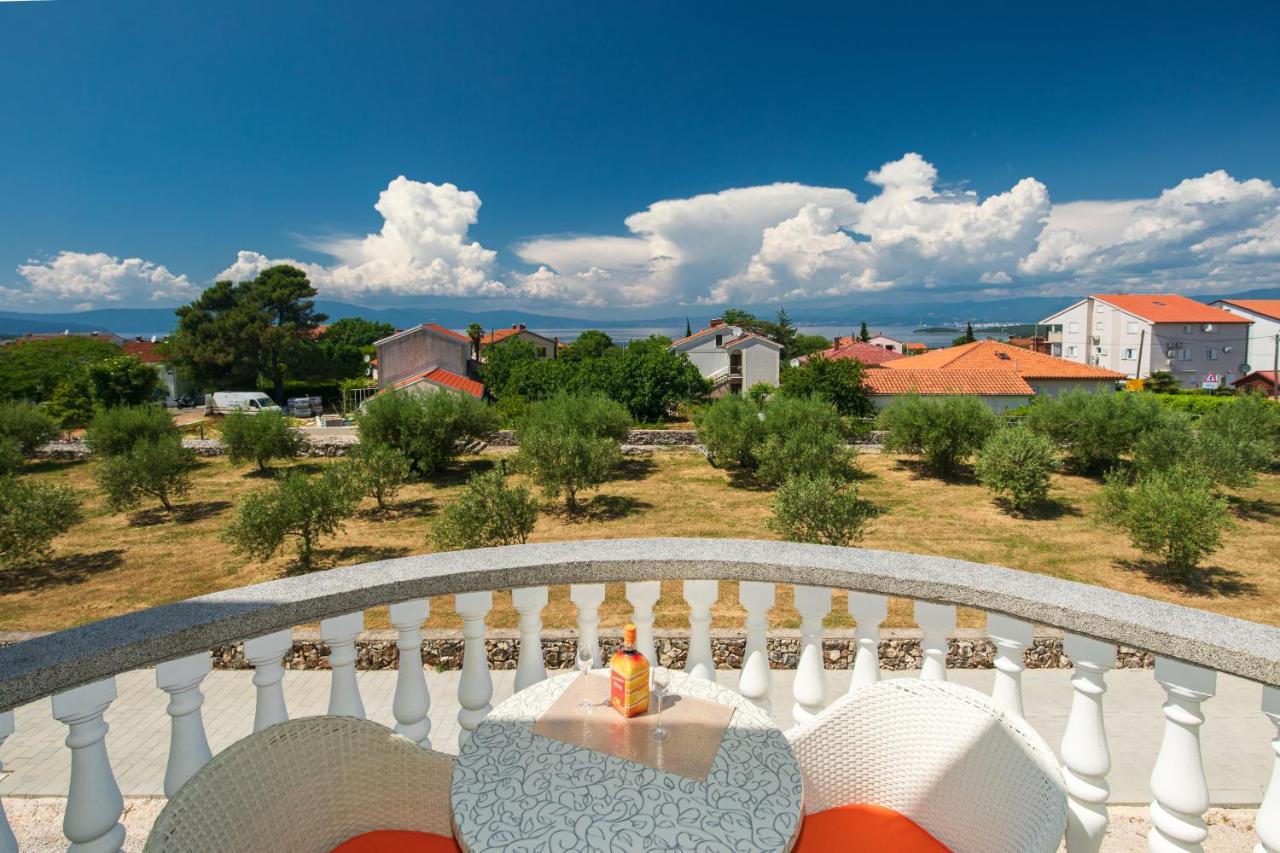 Vila Panorama By El-Pi Tours Malinska Bagian luar foto