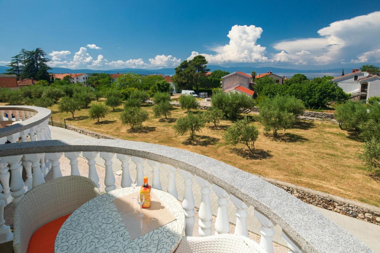 Vila Panorama By El-Pi Tours Malinska Bagian luar foto