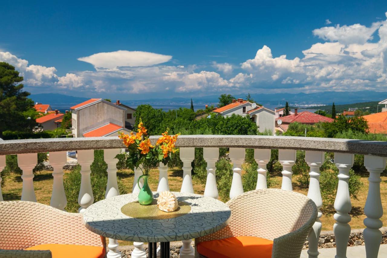 Vila Panorama By El-Pi Tours Malinska Bagian luar foto